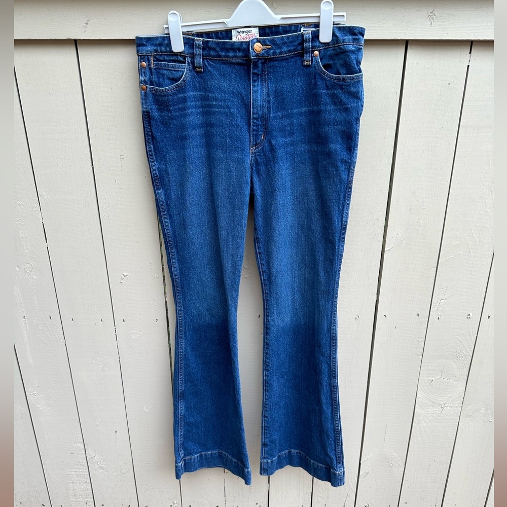 Wrangler rooted collection jeans 32 x 34 hi rise flare EUC